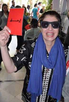 الفنانين المصريين يصرخون: إرحل مش عايزينك